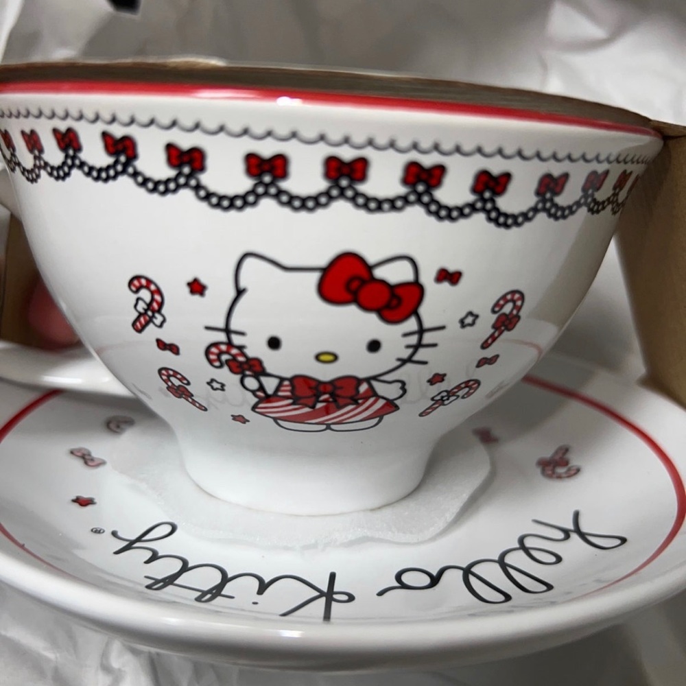 Hello Kitty tea cup and saucer set